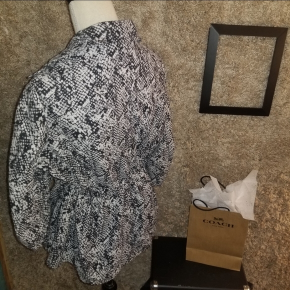 $15 or 2/$20! Weekend Choices Snake Print Lightweight Jacket 3/4 LengthSleeve XL - Picture 4 of 4